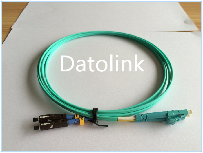 Jumper Mu/PC-LC/PC mm Om3 50/125 Duplex 2m LSZH 2.0mm