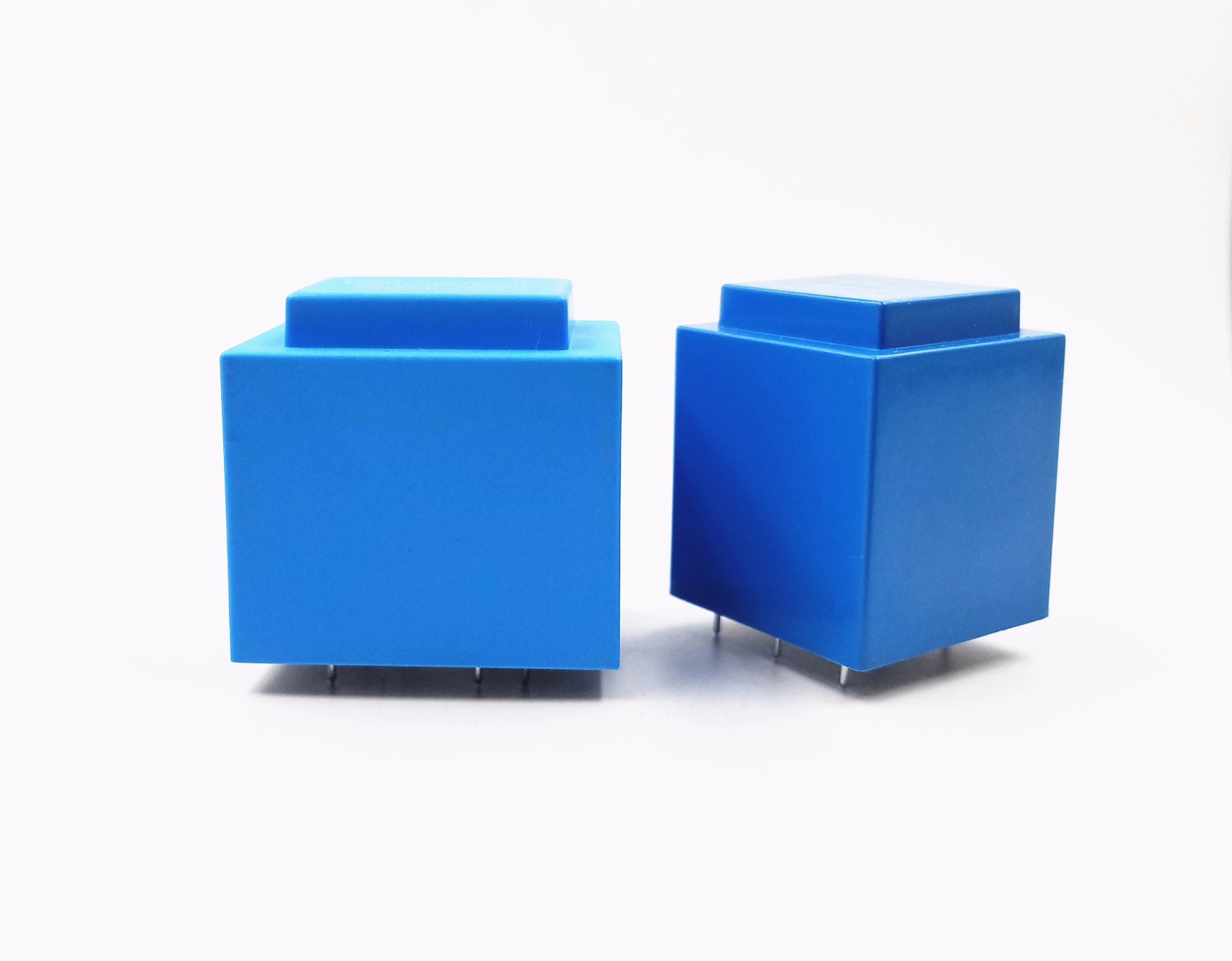 Low-Frequency Transformer with Wide Frequency Range, Customized Designs Welcomed