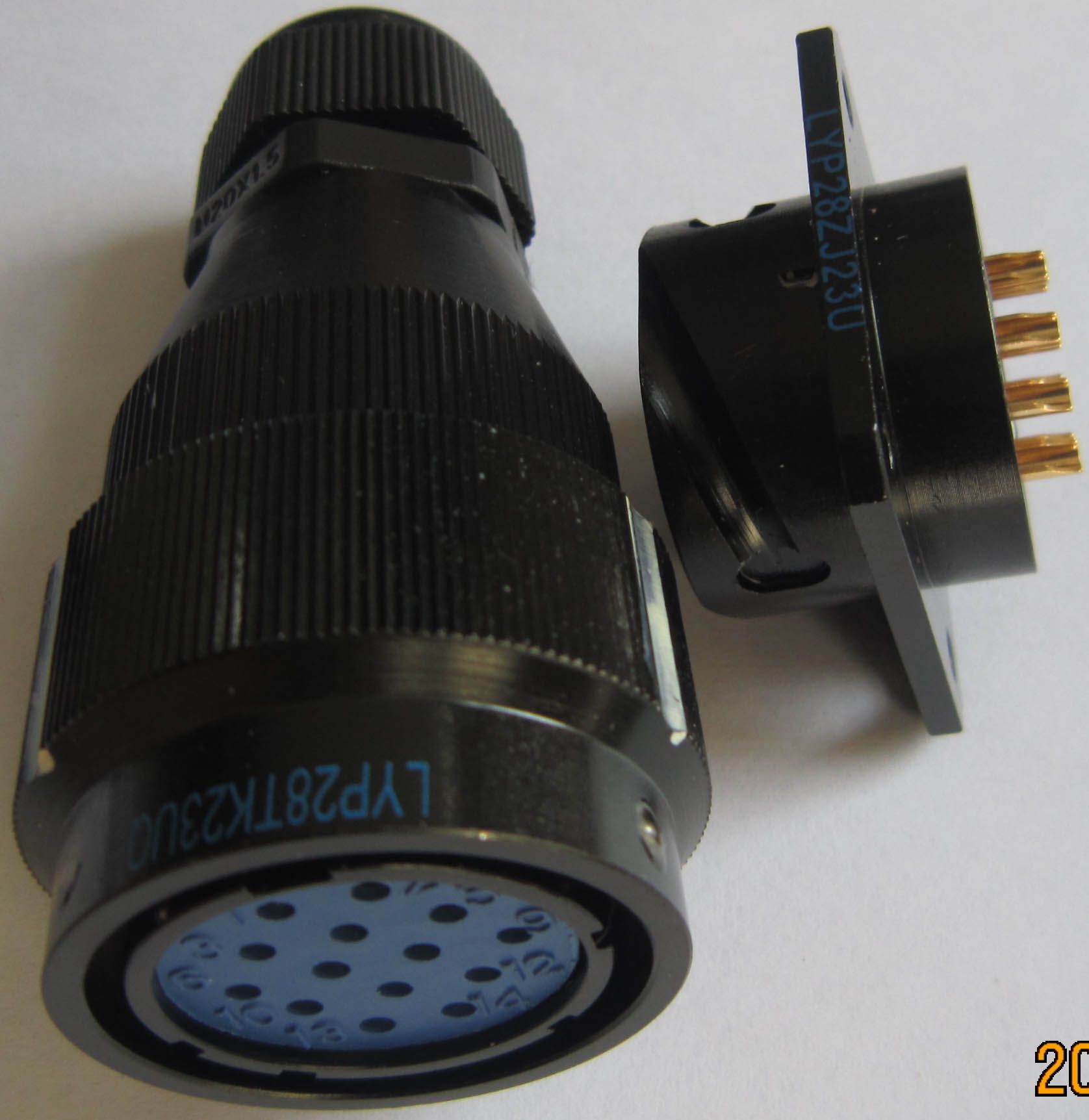 Lyp28-23uq 14 Pins Bayonet Connect Connector