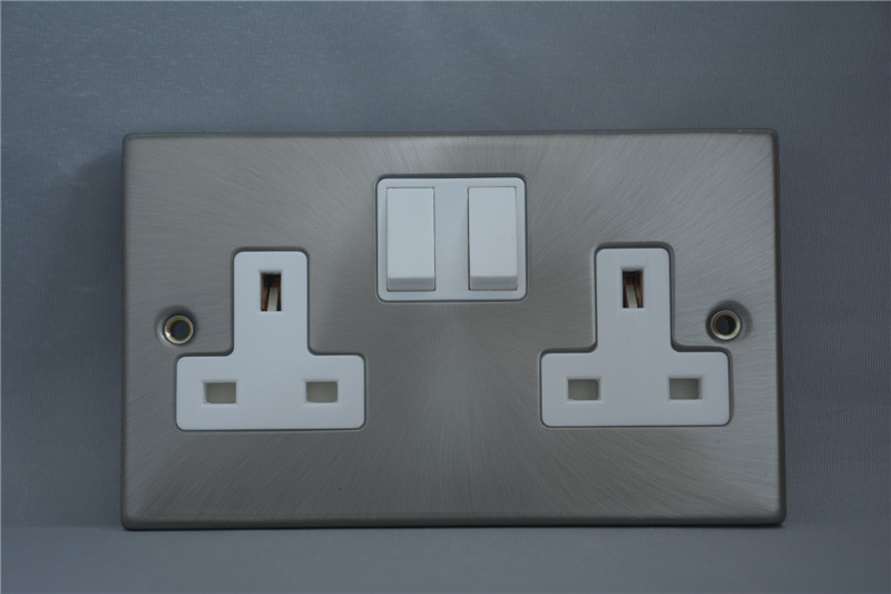 T410 Fb 13A 2gang Switched Socket, Single Po