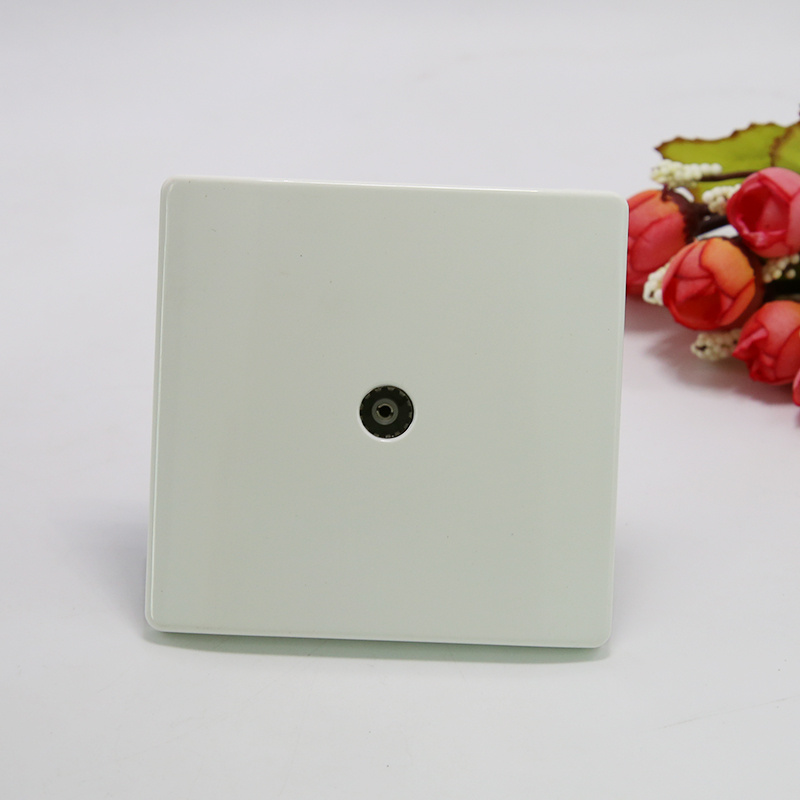 White UK Standard TV Socket