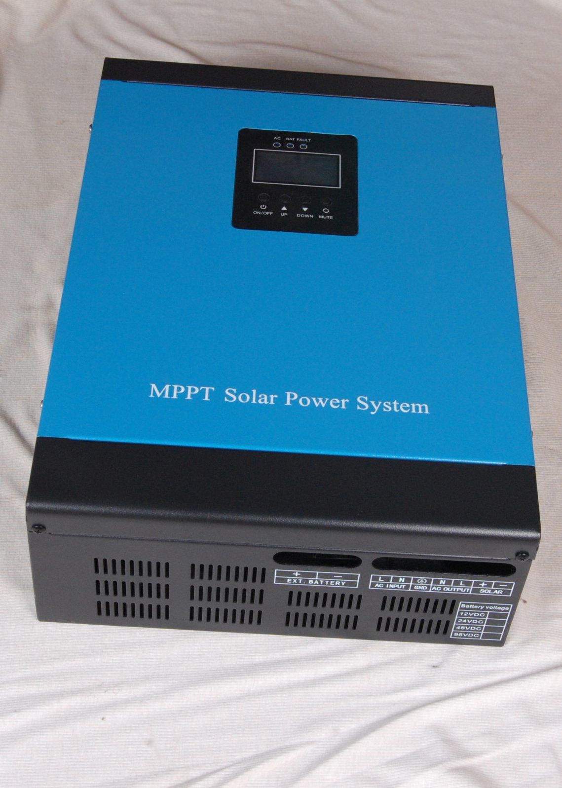 Wall Mounted MPPT Controller 50A 24V Inverter 1000W