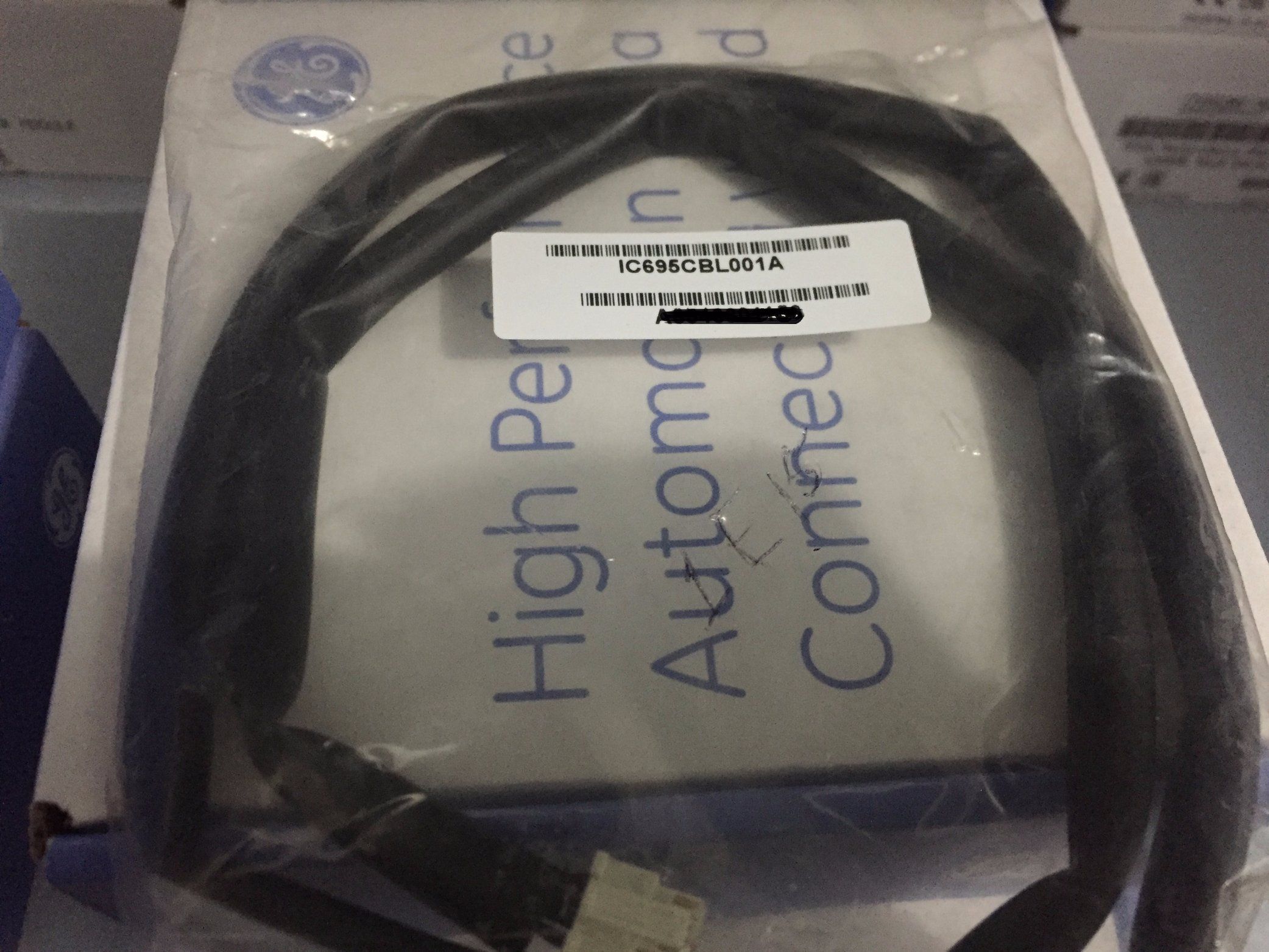 Ge PLC IC695cbl001