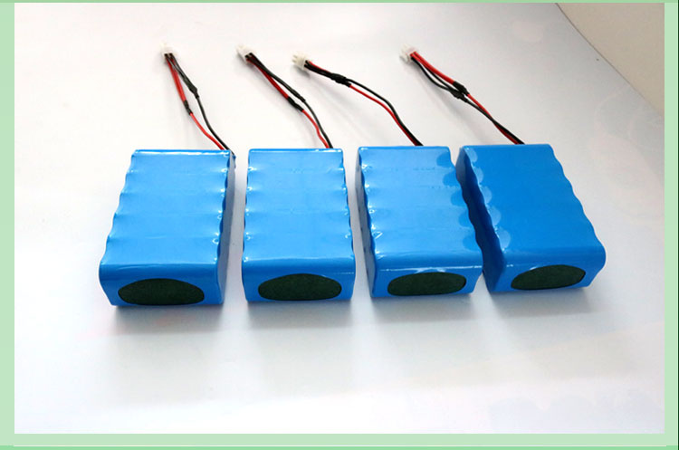 7.4V 4000mAh Lithium Battery Pack for Solar Light Battery