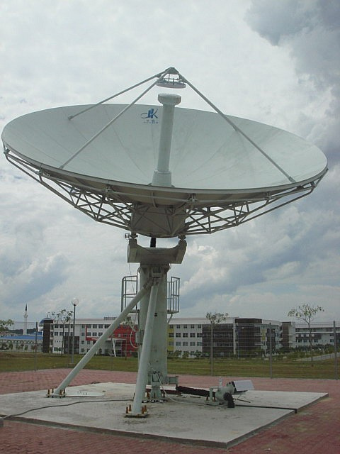 7.3m Rx Only Dual Shape Satellite Antenna