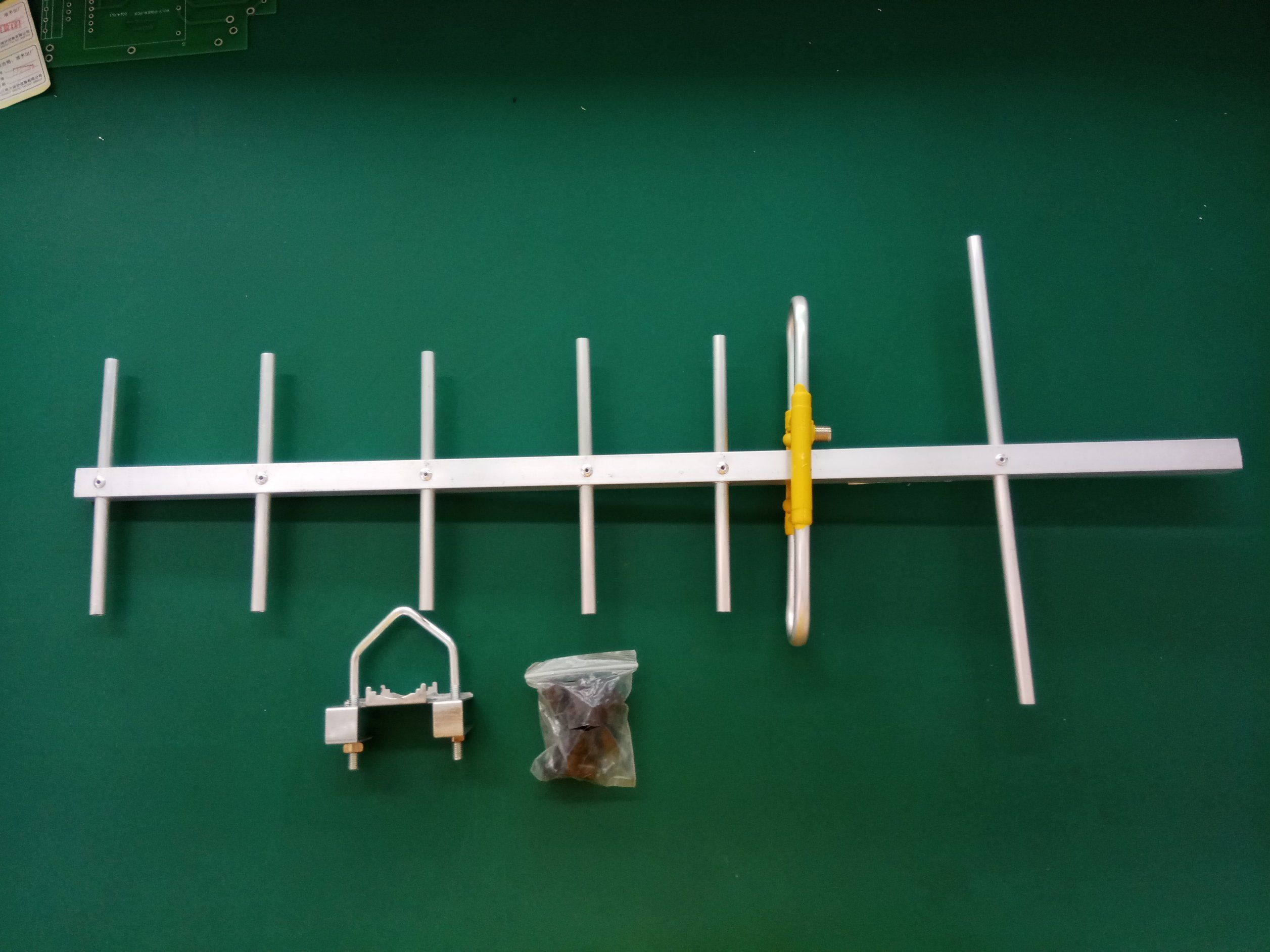 Yagi Antenna with 470-862MHz UHF Frequency