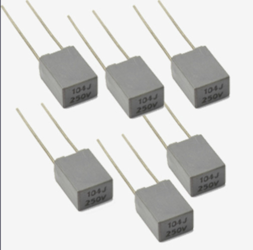China Manufacturer Mini Box 5mm Metallized Polyester Film Capacitor