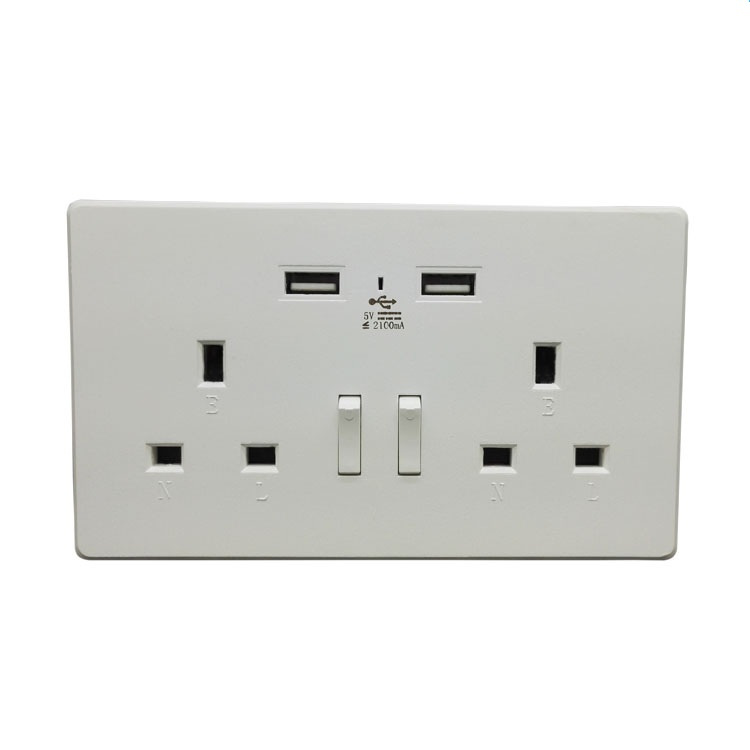 UK Plug Dual USB Wall Socket and Switch 13A 250V Ce RoHS Certificated