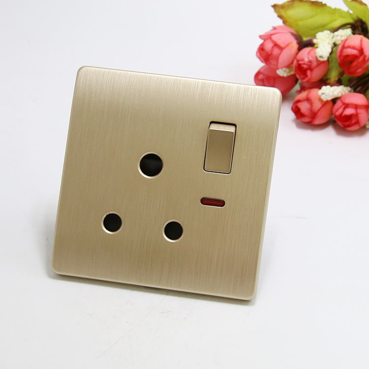 2018 New Model UK Standard One Gang Switched 15A Socket with Neon