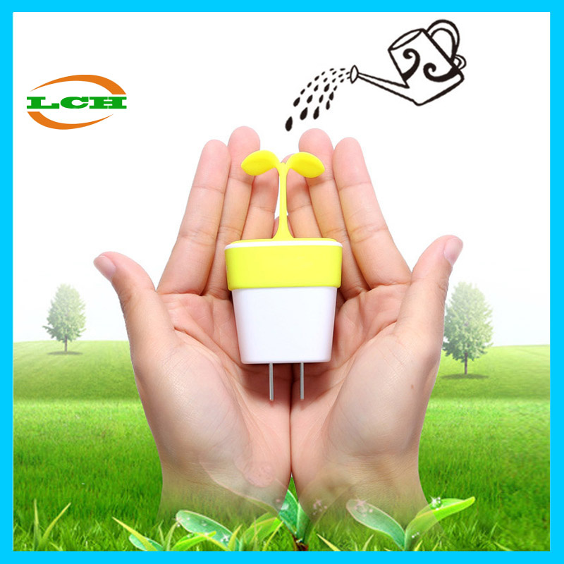 Portable Cute Sapling 2.4A and 2 USB Ports Charging Plug