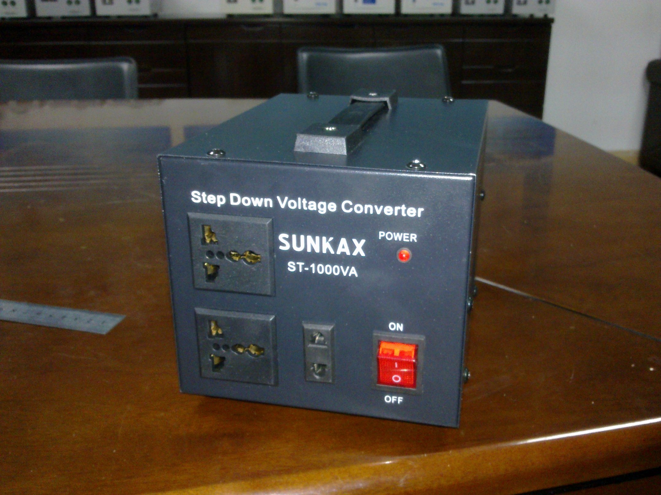 SUNKAX 1000VA 220V-110VAC Step Down Transformer