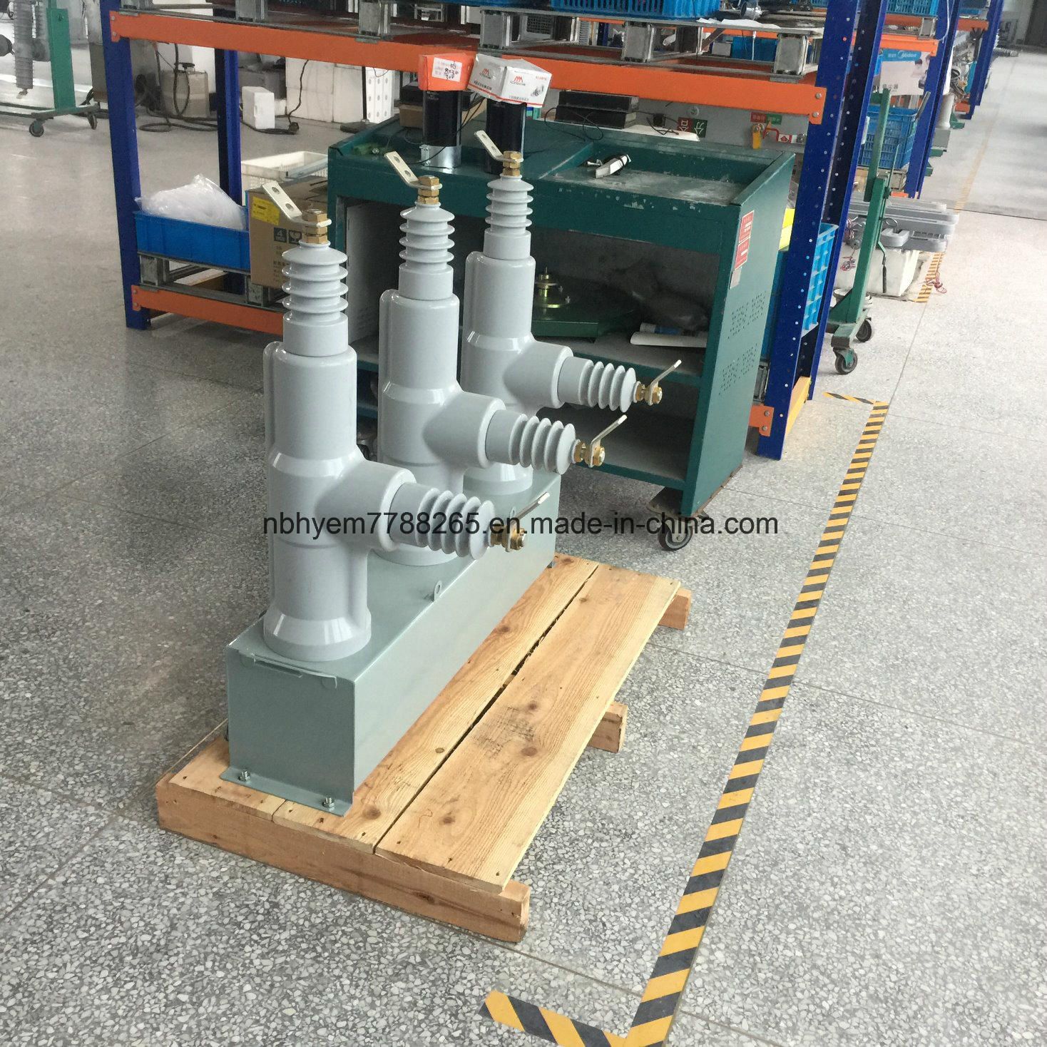 38kv Pole Mounted Recloser with 6PCS Voltage Sensror with 3 PCS CT in Bushing