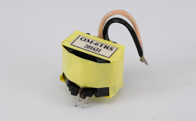 Vertical Plug-in (high frequency transformer) (RM8)