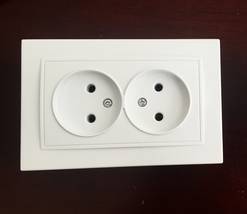 European Double Socket Outlet F3102