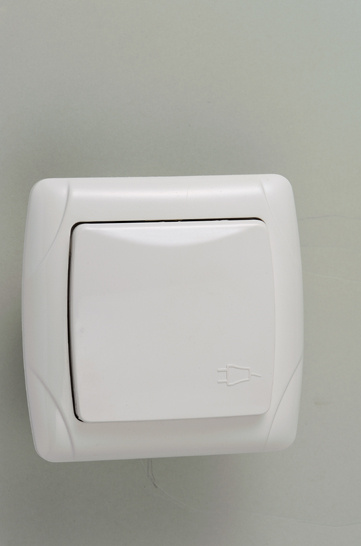 Socket Outlet with Earthing with Cover 7029