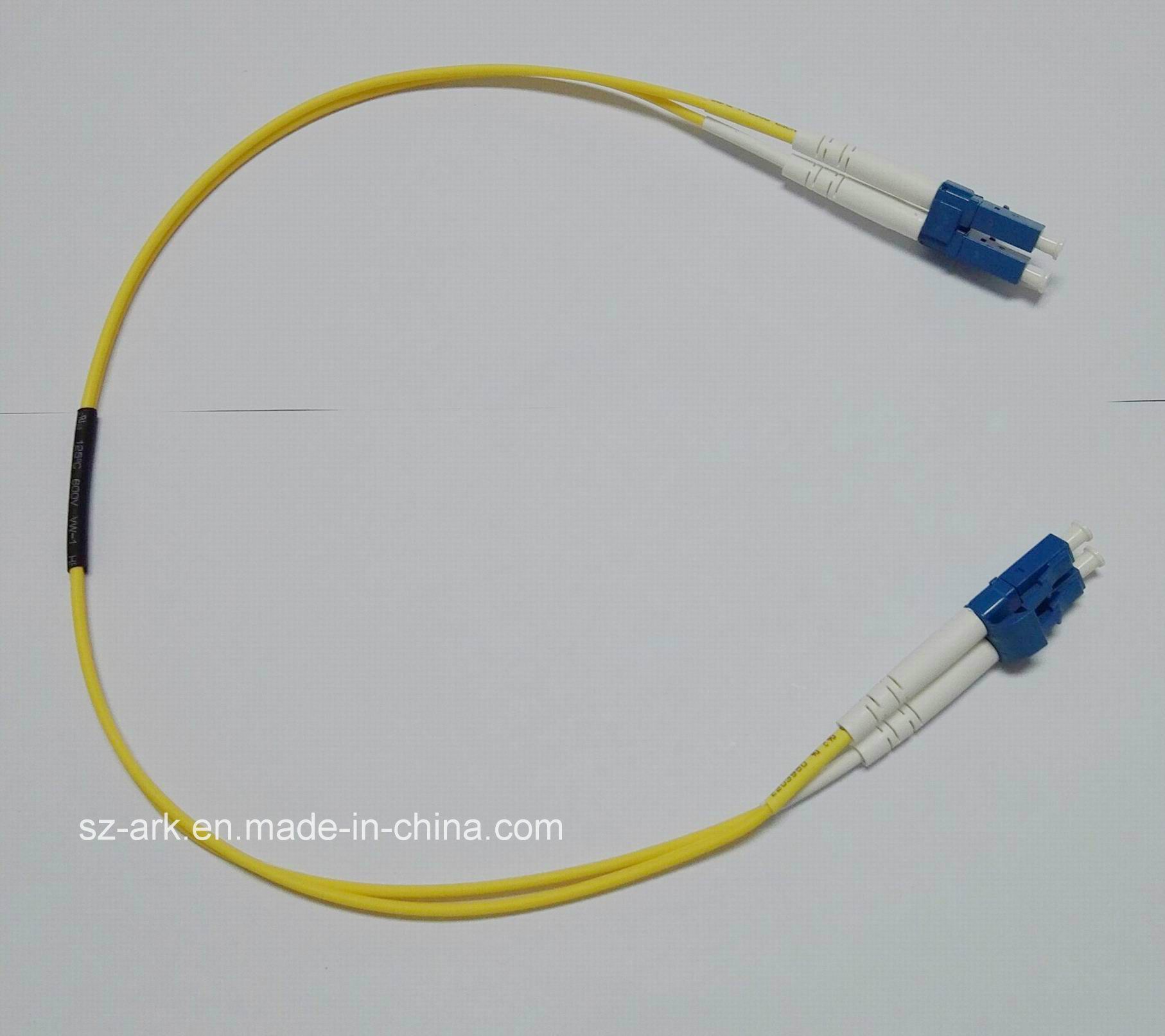 Fiber Optic Cable with Simplex Singlemode LC-LC Connectors (0.6M)