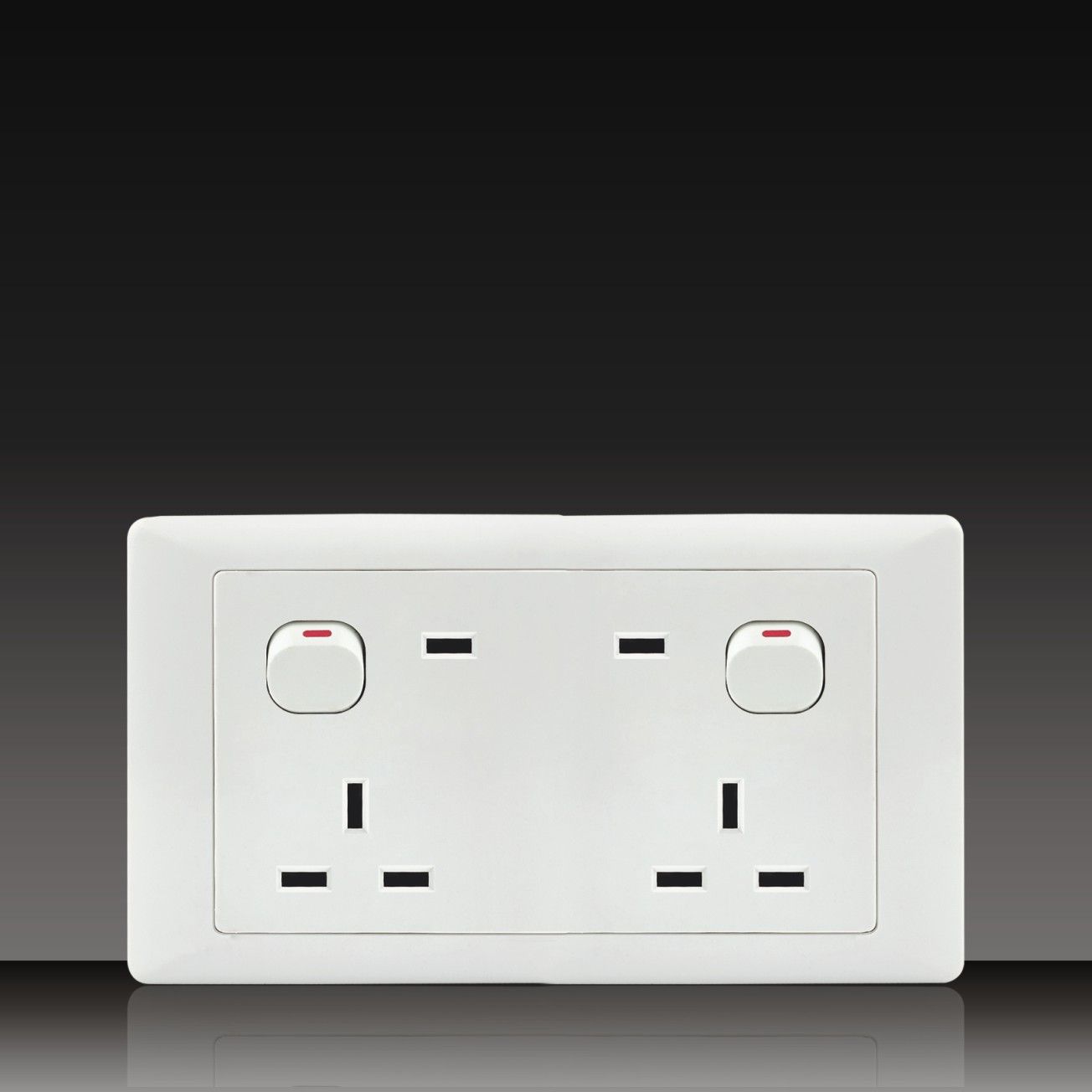 13A 2gang 3 Pole Socket with 2gang Switch (S204DZ2/3K1-13)