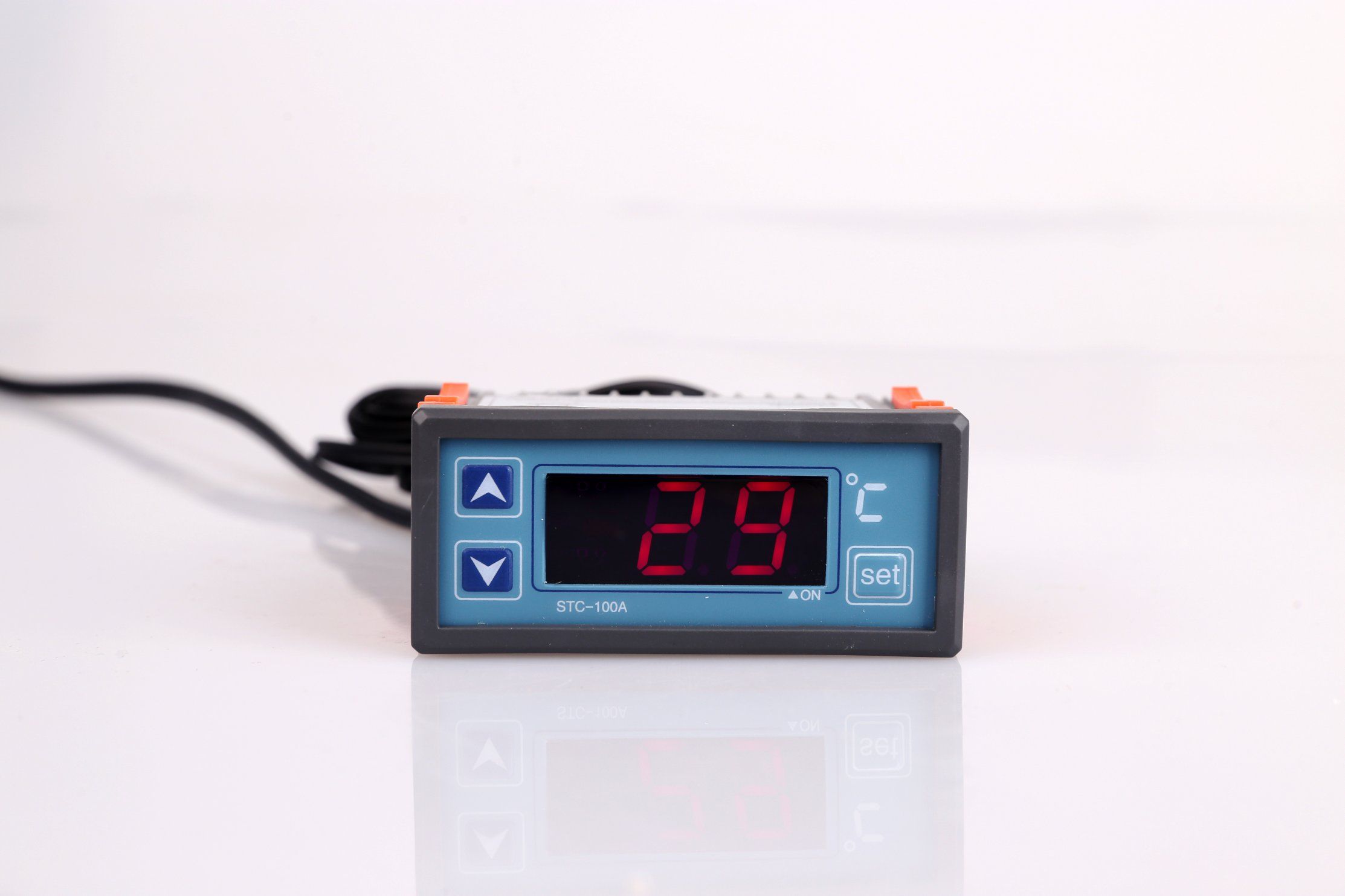 Digital Microcomputer Temperature Controller