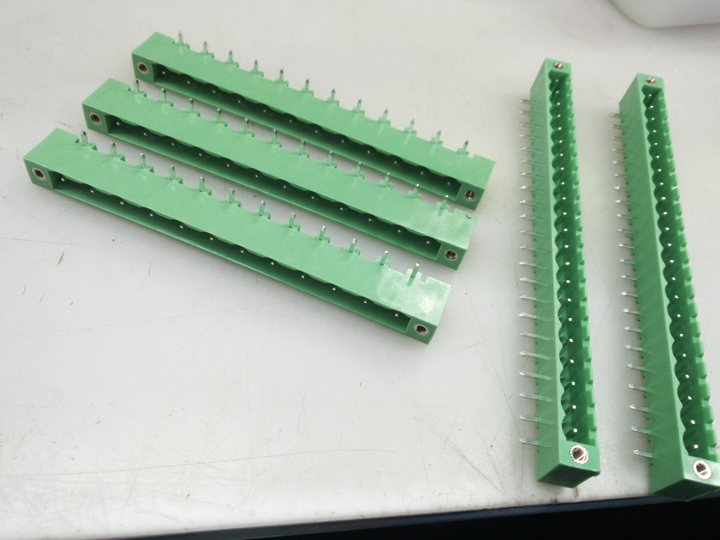 Pluggable PCB Terminal Block with Flang