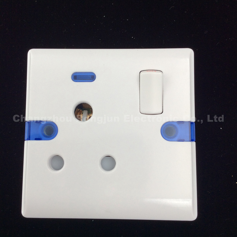 1 Gang 15A Bakelite Copper Switch Socket with Neon (E8915SL)
