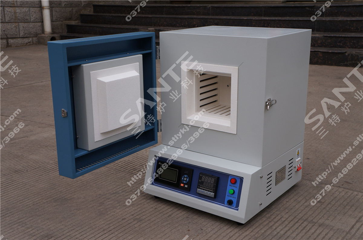 Semiconductor Material Heating Furnace with Sic Rod Embedded Chamber