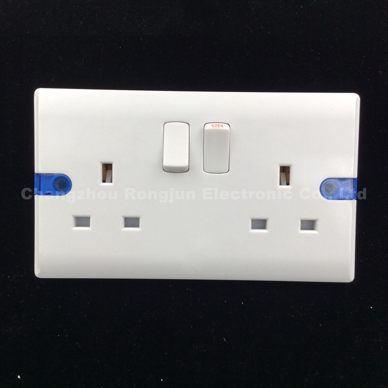Bakelite Copper Material Double 13A Switch Socket (E8913SD)