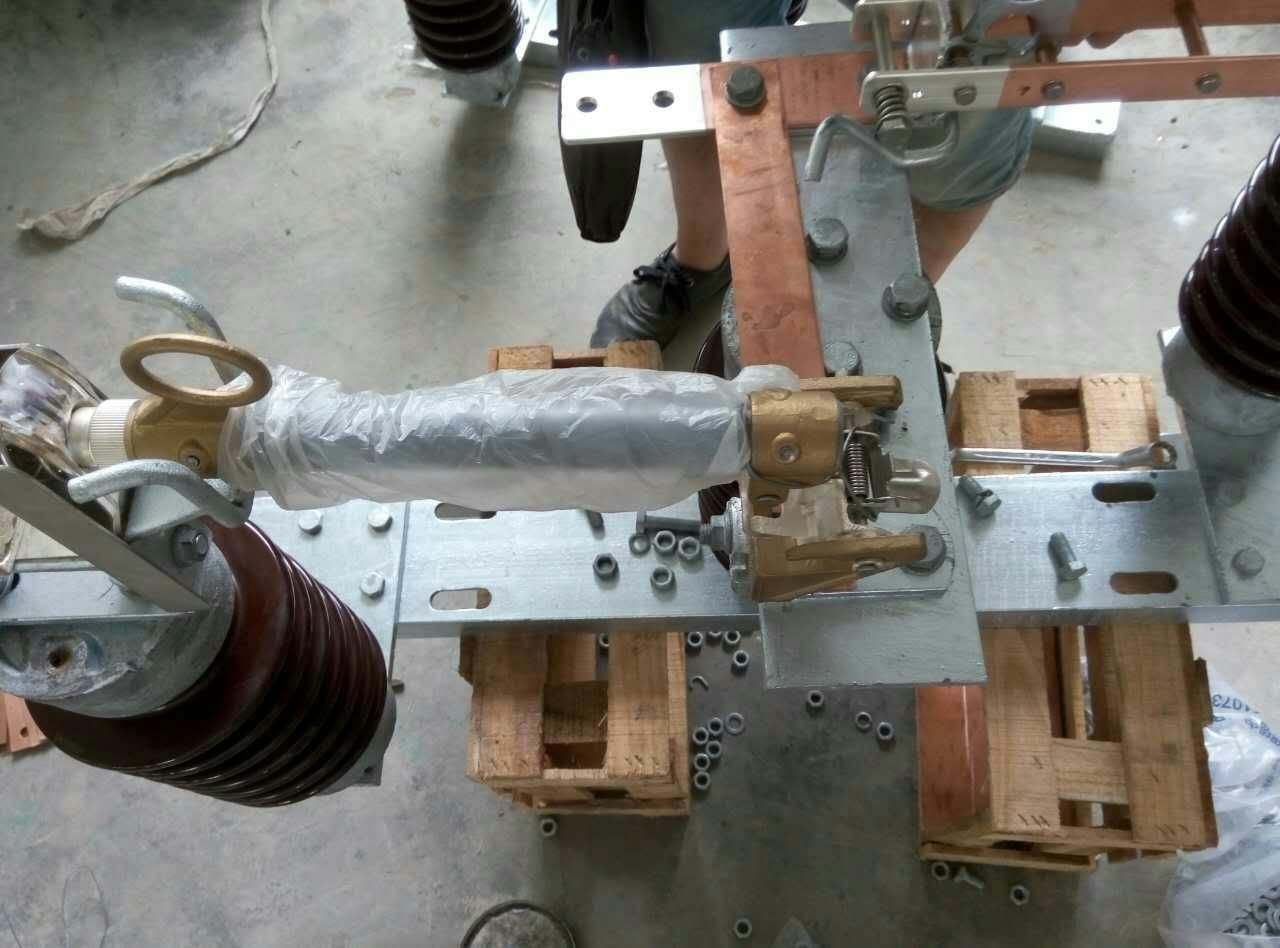 Recloser Station-Class Fused by-Pass Combinations for Substation Mounting