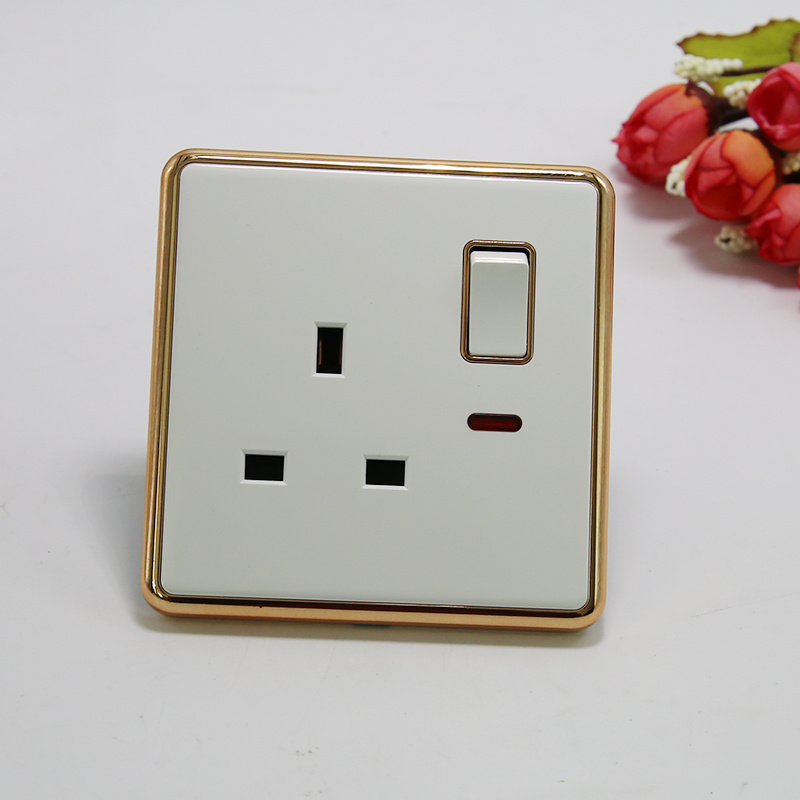 2018 New Model 1gang Switched Socket with Neon