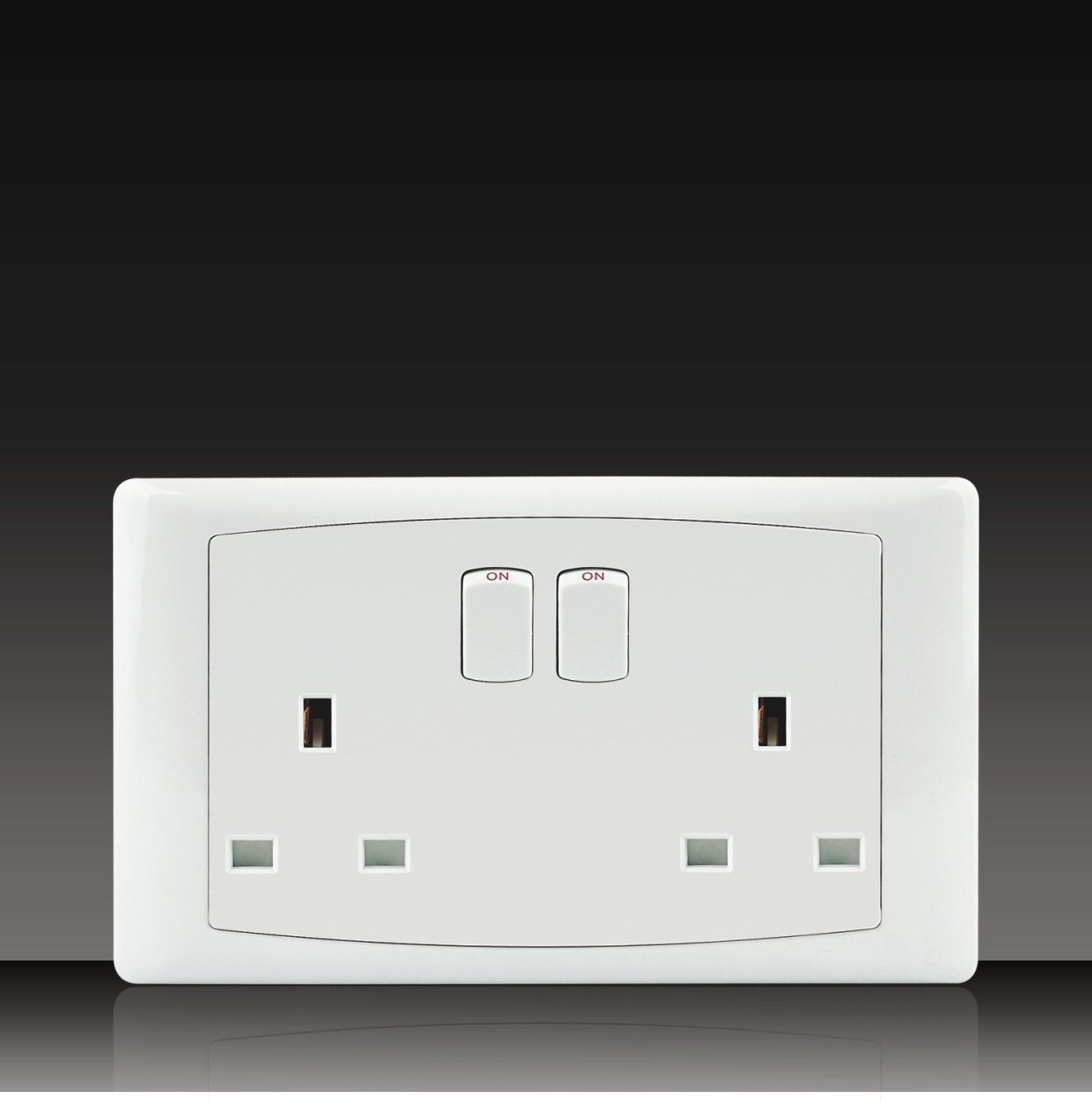 13A 250V British Switch Socket (DK132)