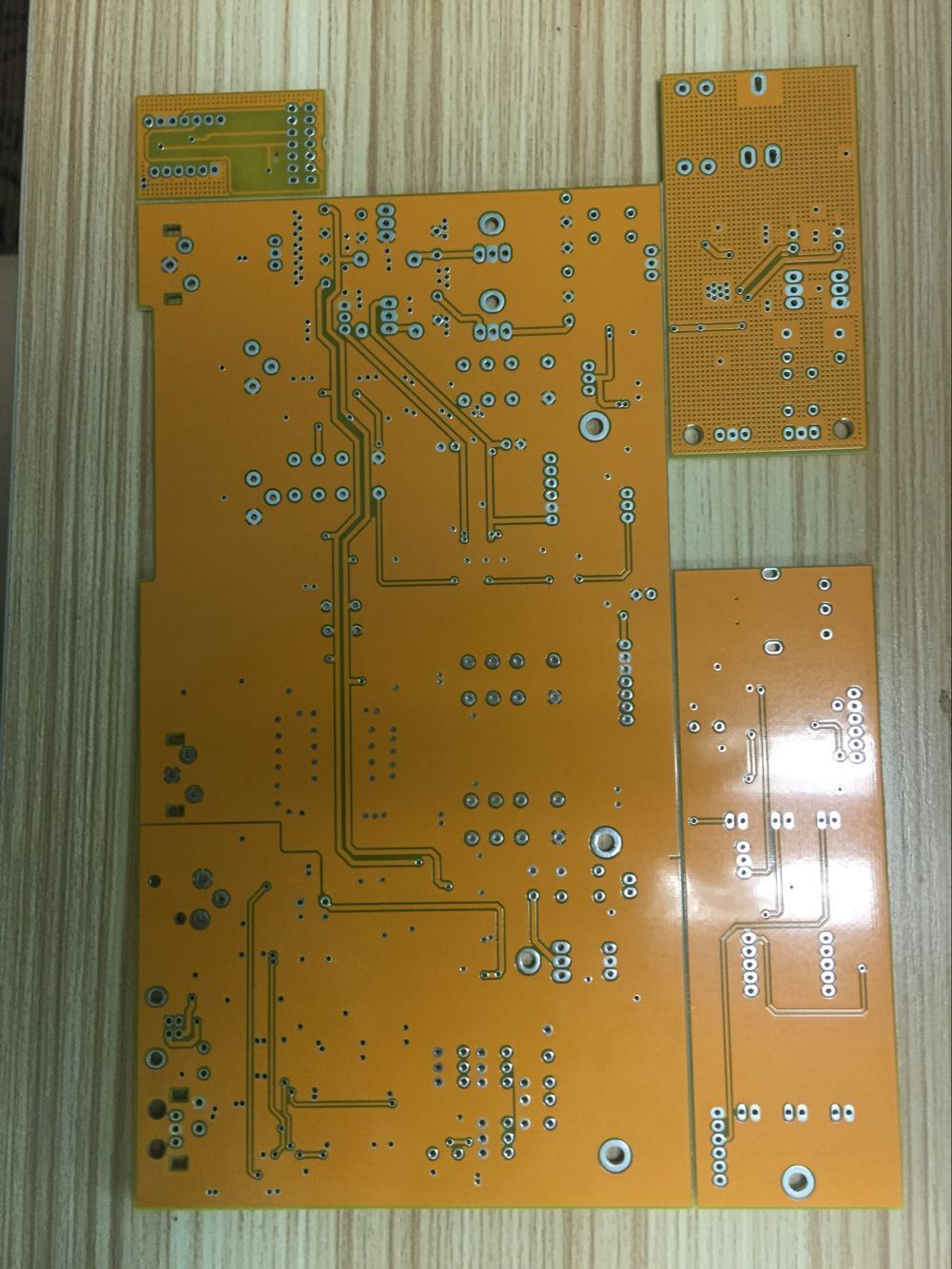 Double-Sided Rigid Yellow Soldermask 2oz Copper PCB with High Volume