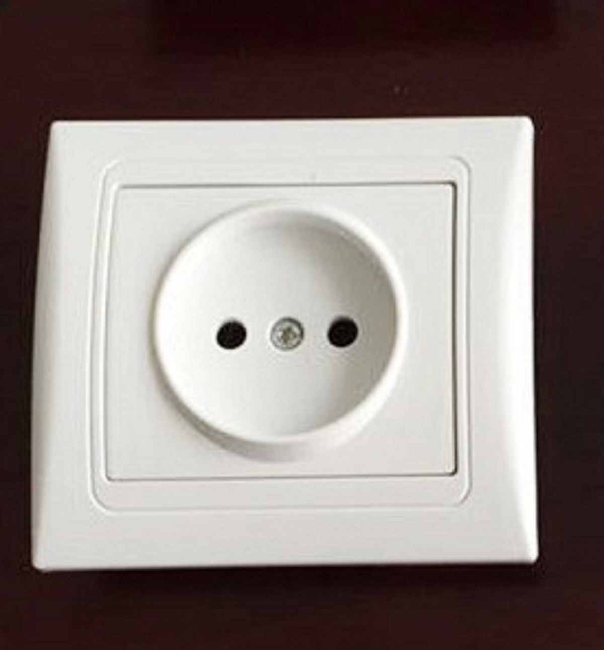 European New High Quality Wall Socket G2022