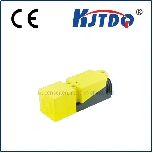 Analog Output Q40 Inductive Proximity Sensor with Flush