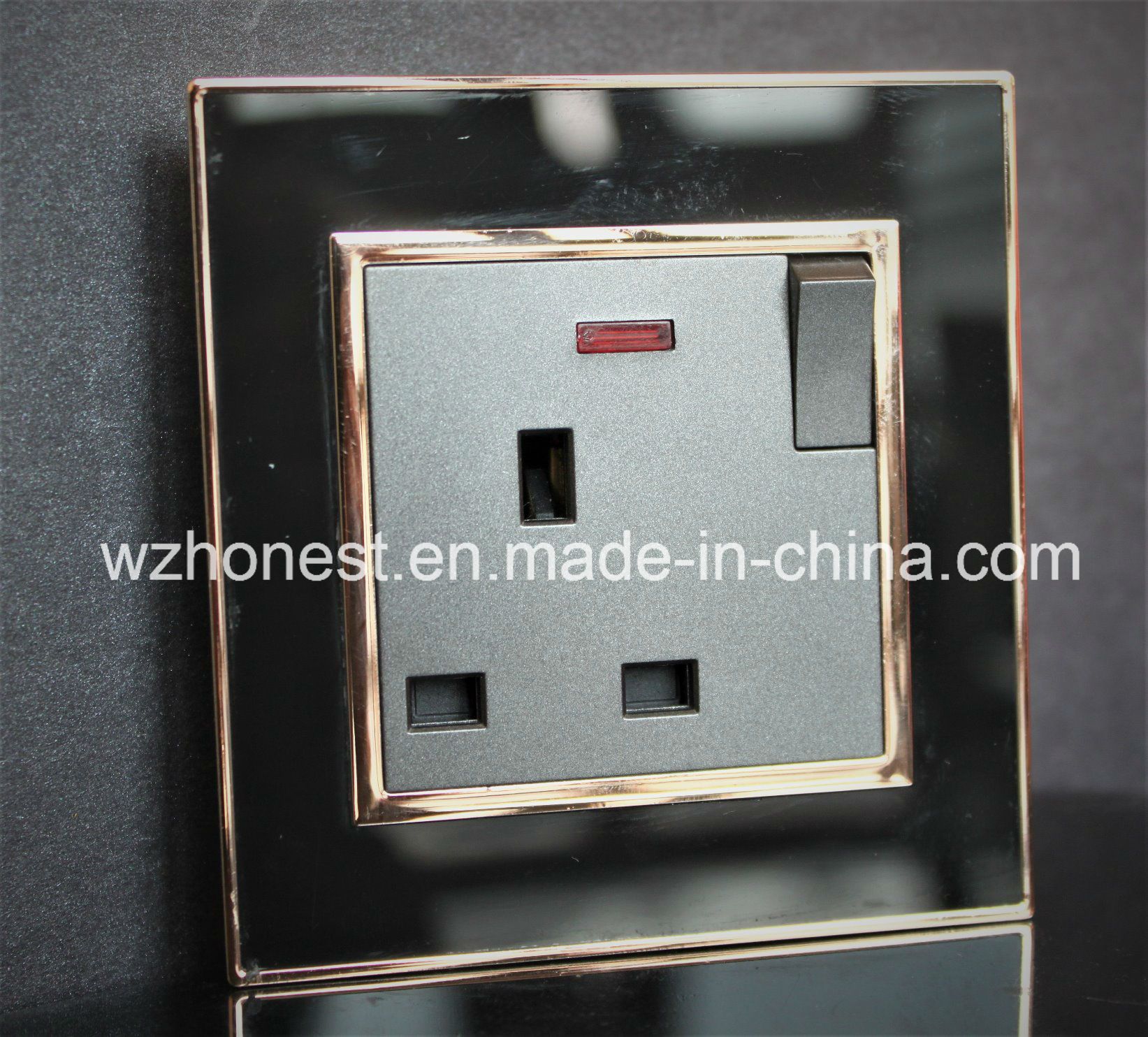 Supplier 13A UK Electrical Switch and Socket 220V Modern