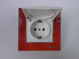 TUV Certified China Red Glass Dust Cap Outlet Schuko Socket