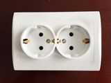 European Style Socket Double with Earthing Q8128