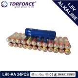 China Factory Ultra Alkaline Battery with Promotional Gifts Torch 24PCS (LR6/AA Size) 5 Years Shelf Life