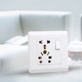 British Standard and Pakistan Standard 5in 1 Switched Universal Wall Socket