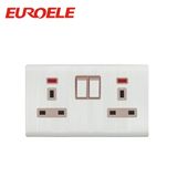 British Type White Switched Socket in Wall Socket