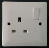 BS 1363 13AMP 1gang Switched Socket with Single Pole