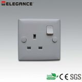 Ee-ED05 13A 1 Gang Single Pole Switched Socket