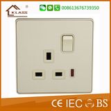 Britrish Standards 13A 1 Gang Switched Socket Outlet