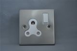 T428 Fb 5A 1gang Switched Round-Pin Socket